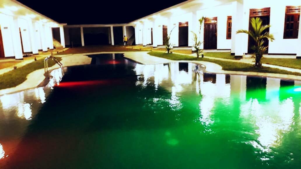 Hotel Guitar Bay à Baie d'Arugam Extérieur photo