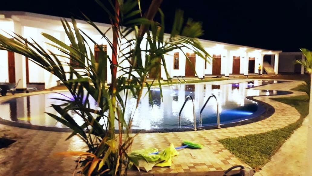 Hotel Guitar Bay à Baie d'Arugam Extérieur photo