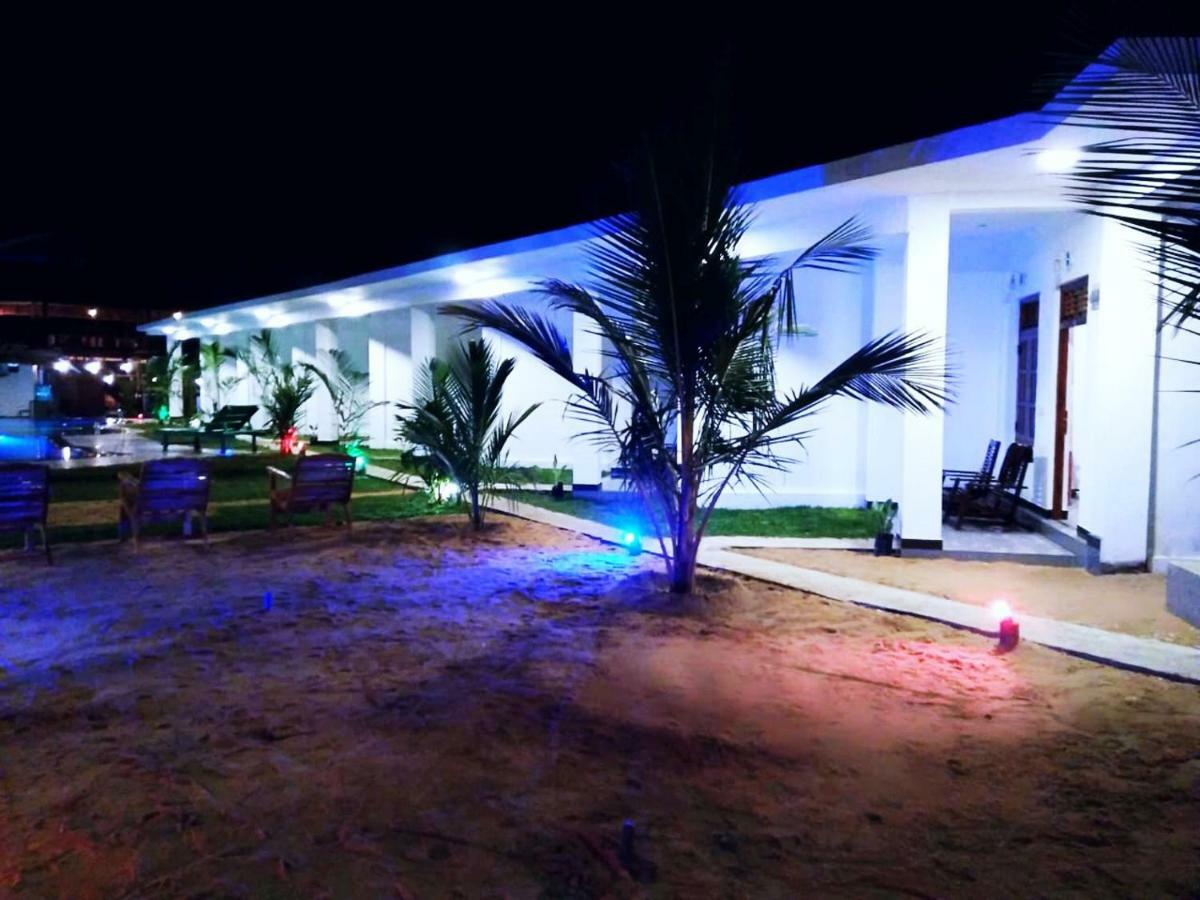 Hotel Guitar Bay à Baie d'Arugam Extérieur photo